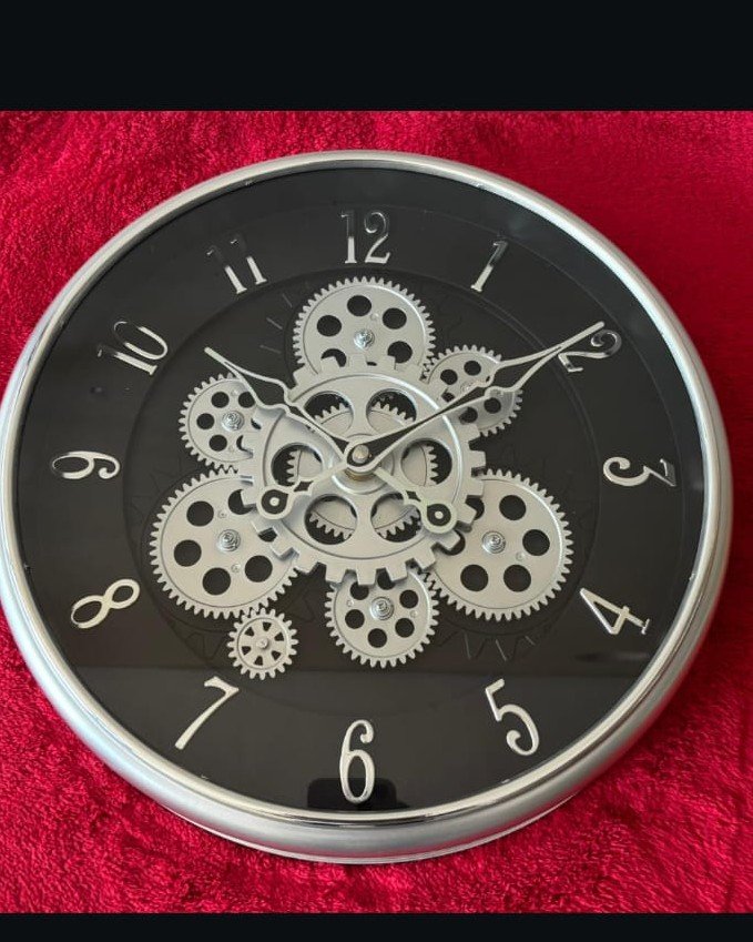 ROUND SHAPE GEAR WALL CLOCK