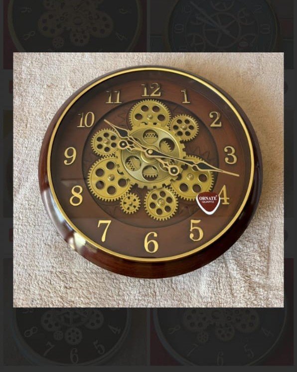 ROUND SHAPE GEAR WALL CLOCK