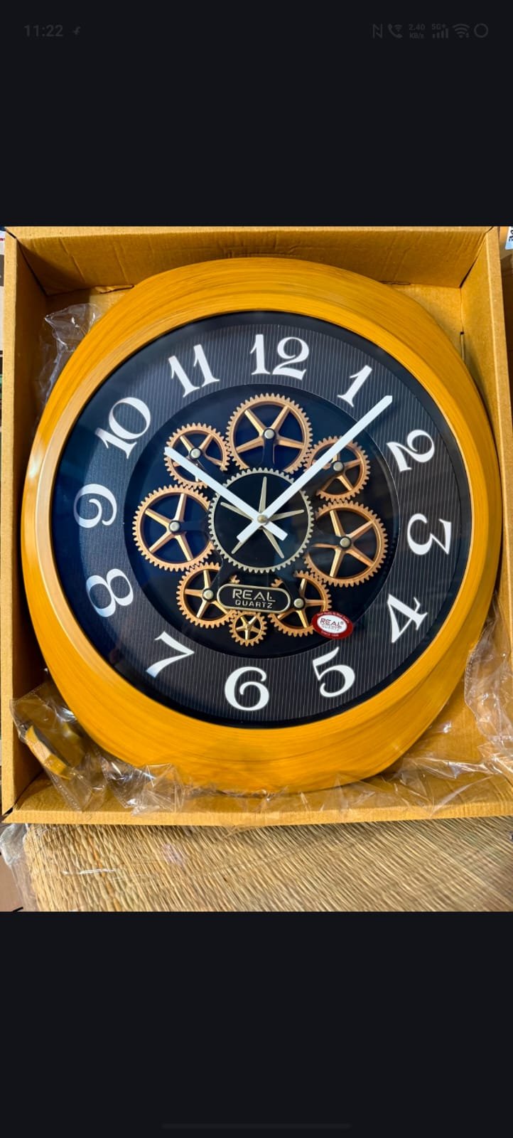 OVAL SHAPED GEAR WALL CLOCK