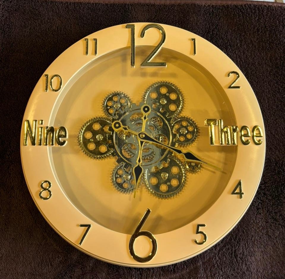 GEAR WALL CLOCK ROUND SHAPED
