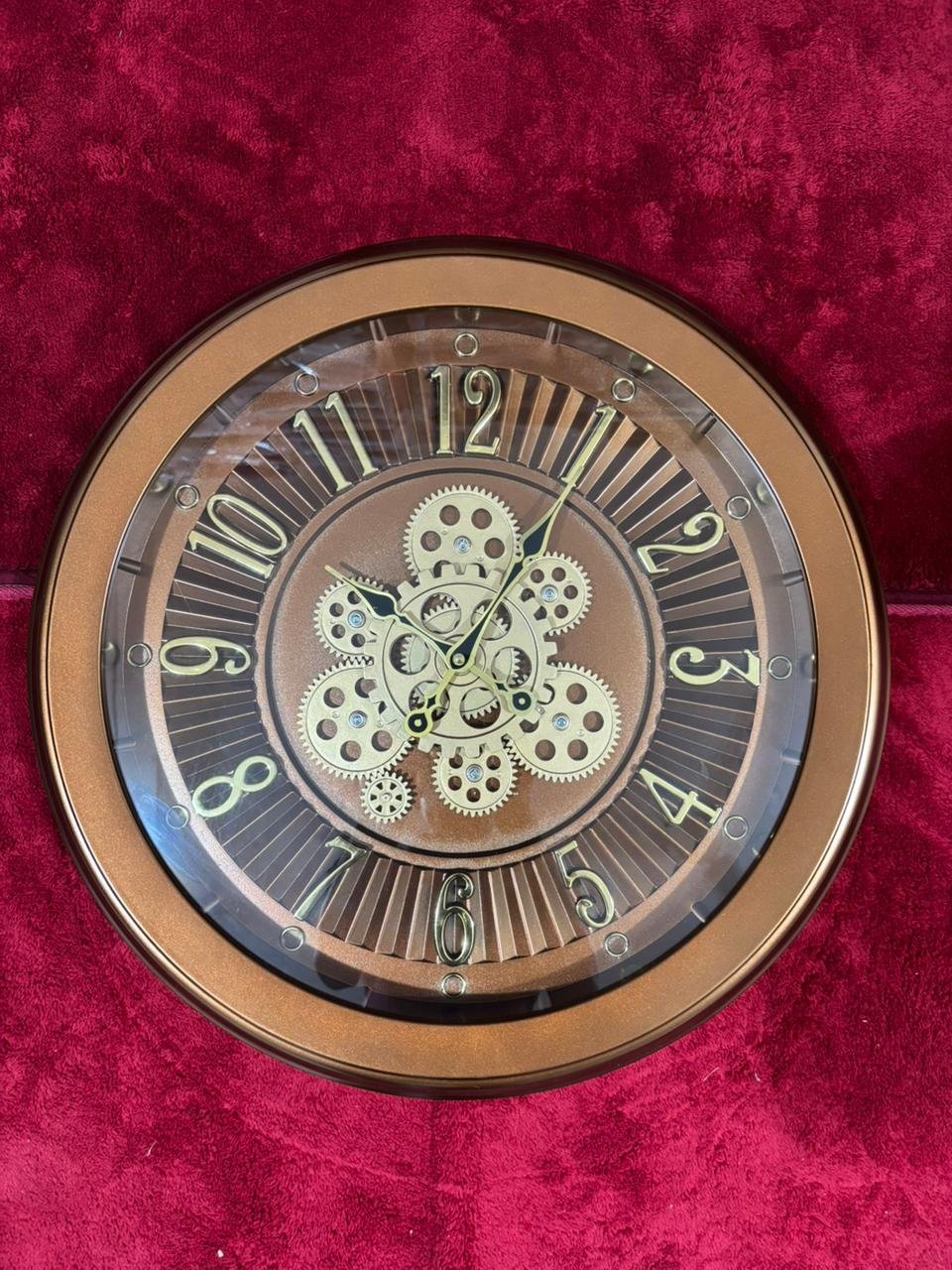 ROUND SHAPE GEAR WALL CLOCK
