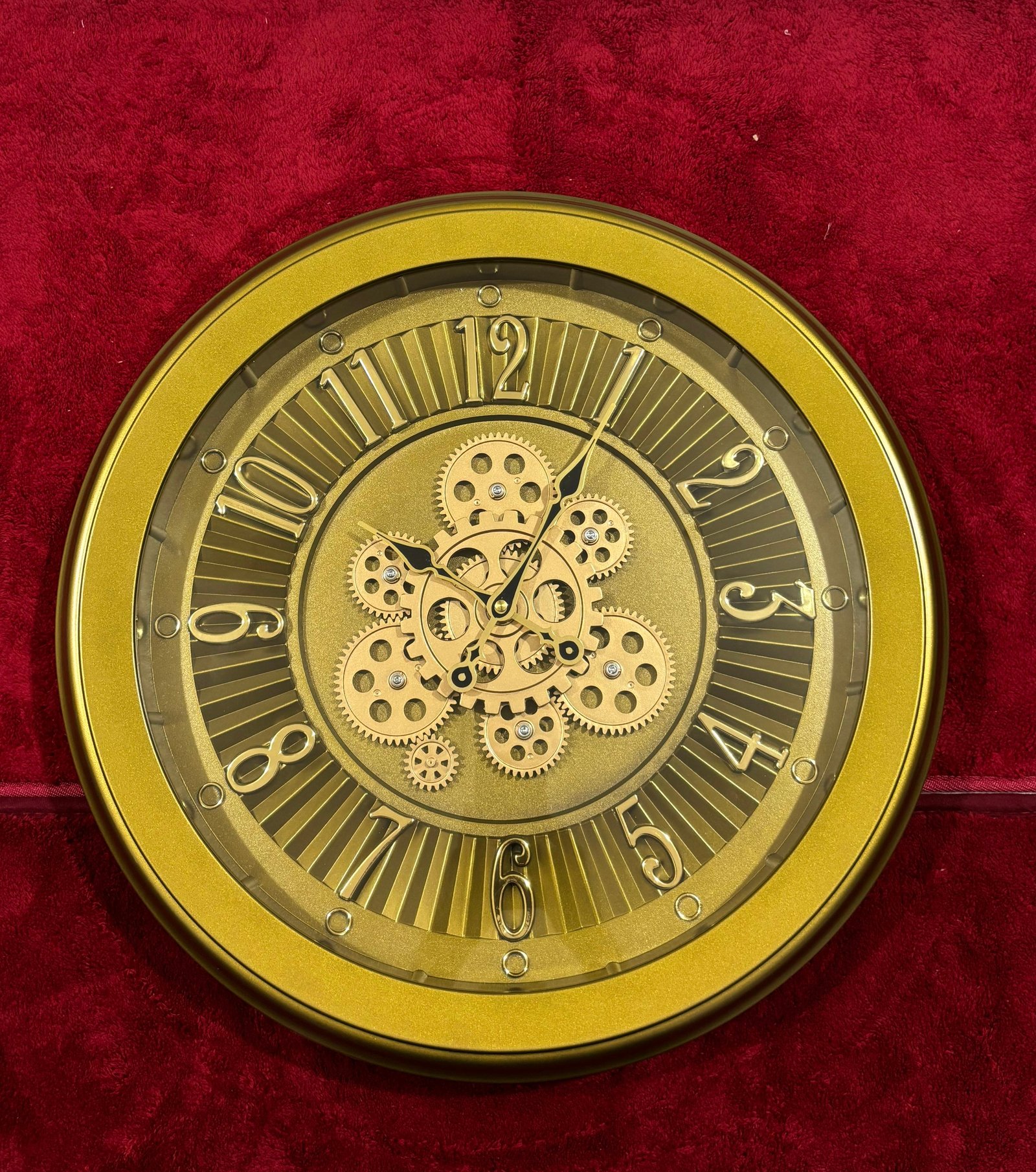 ROUND SHAPE GEAR WALL CLOCK
